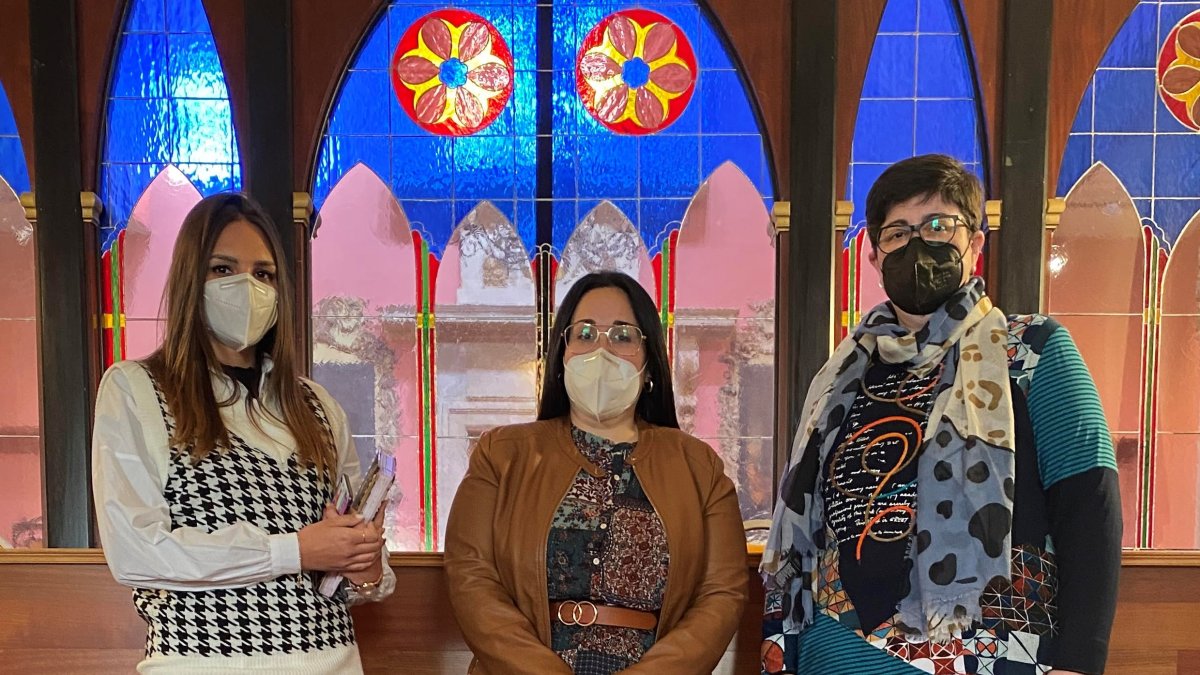 Concejalas con la presidenta de Asemcal.