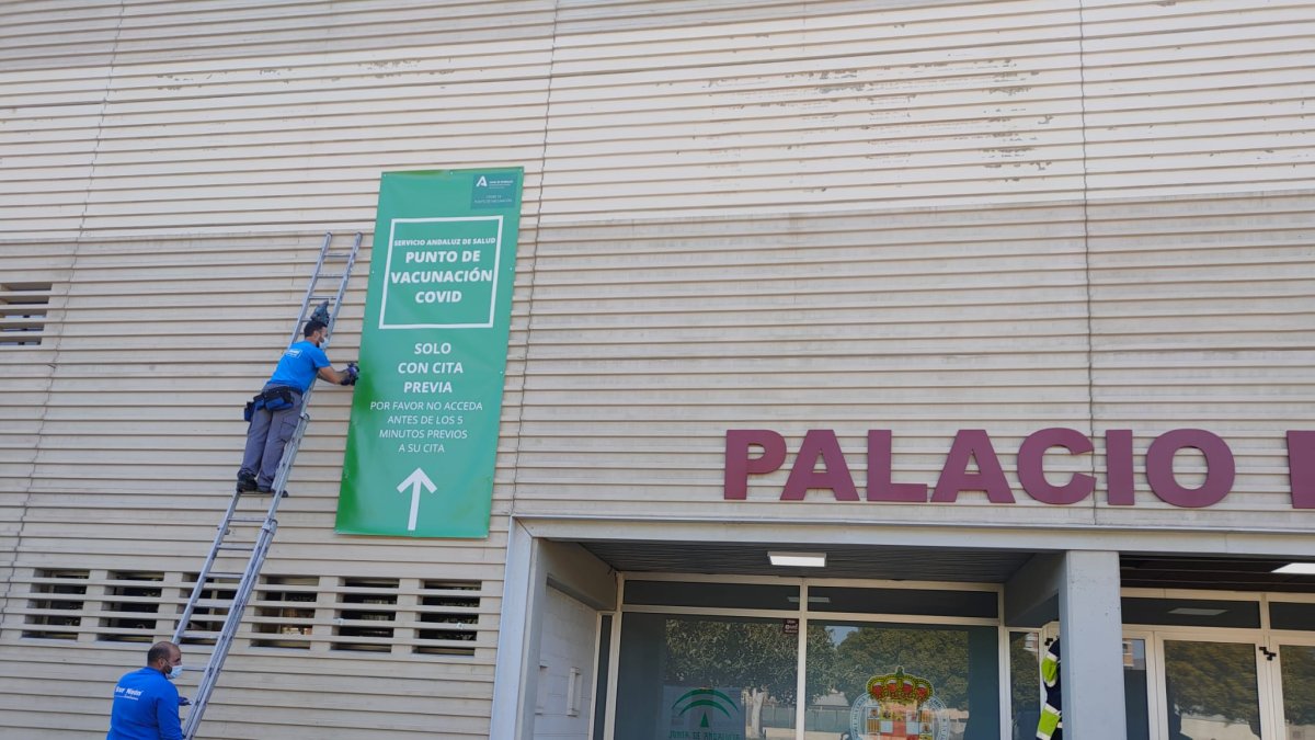 El Palacio de los Juegos se prepara para la vacunación.
