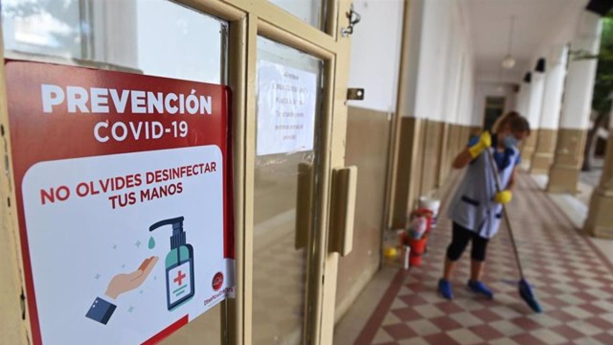 Menos de un 1% de las aulas de Almería, cerradas por covid.