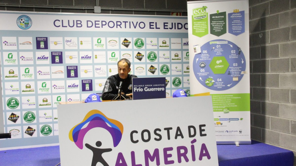 El entrenador celeste.