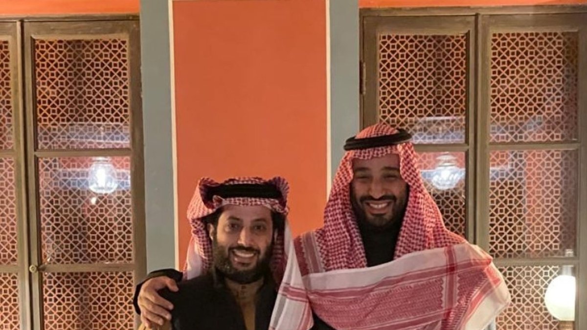 Turki con el futuro Rey de Arabia Saudí.