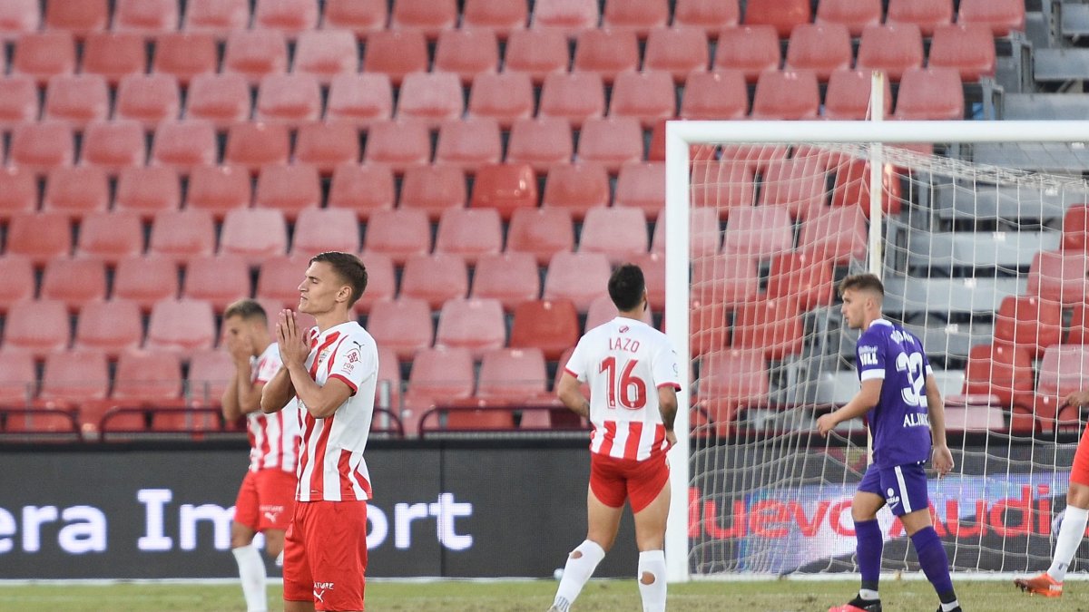 Maras, Villalba y Lazo, desesperados el día que se perdió con el Sporting.