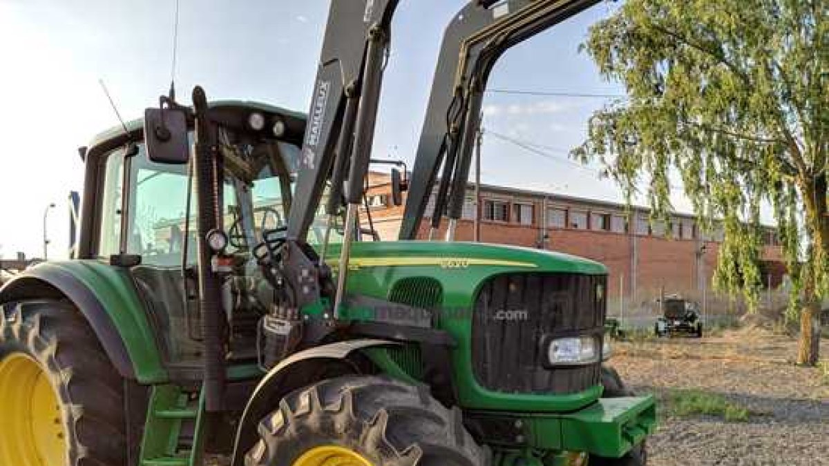Modelo de tractor idéntico al robado en Pulpí. Fuente: topmaquinaria.com