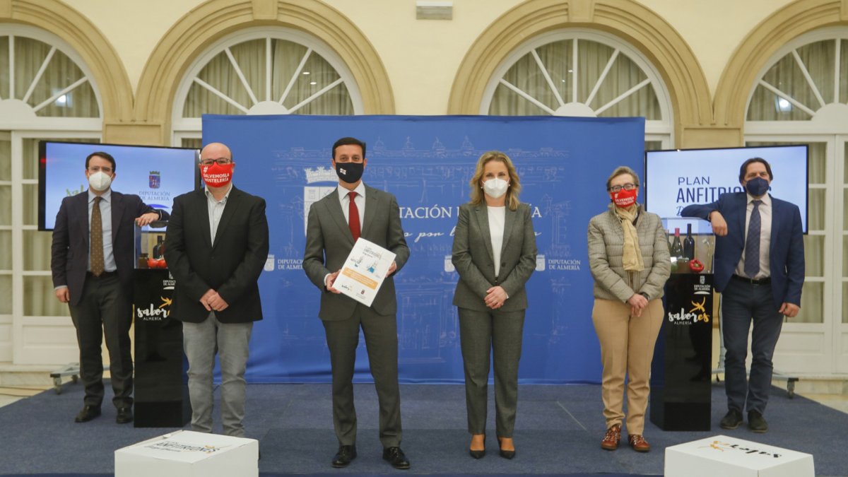 Presentación del Plan Anfitriones Diego García en el Patio de Luces de Diputación