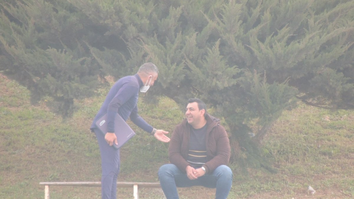 José Gomes hablando con Mohamed Adel en la sesión de este miércoles.