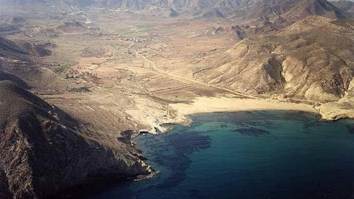 El Playazo, con el valle de Rodalquilar al fondo.