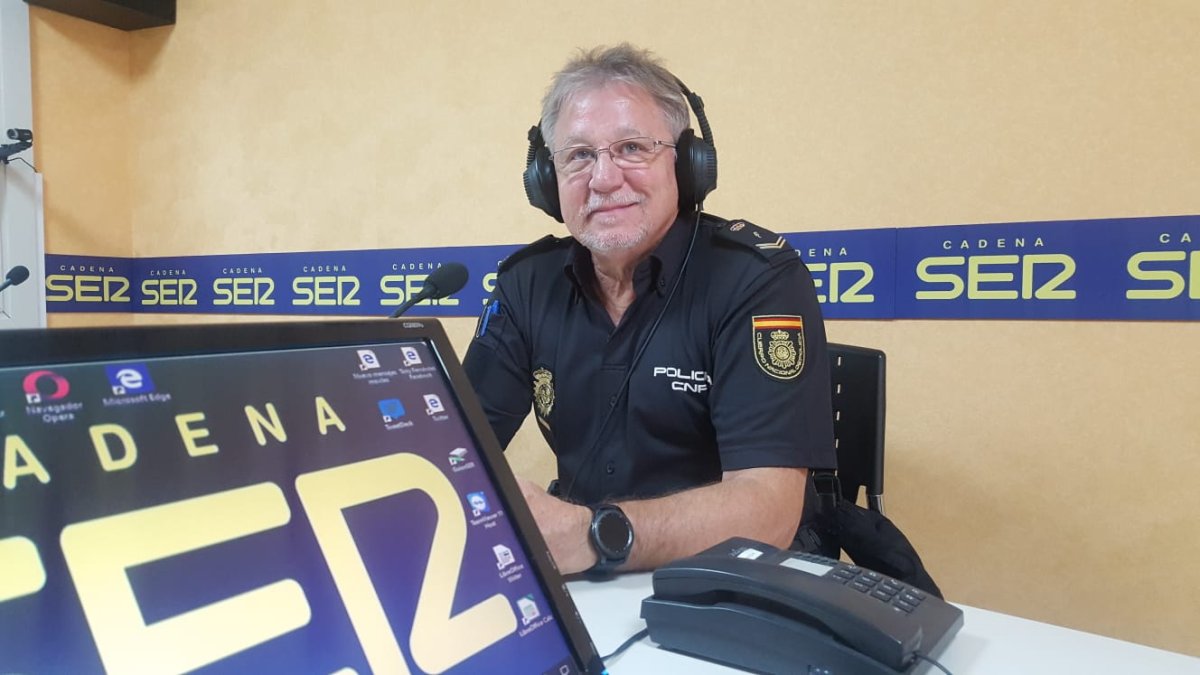 José Alcocer, en una intervención en la Cadena Ser Almería