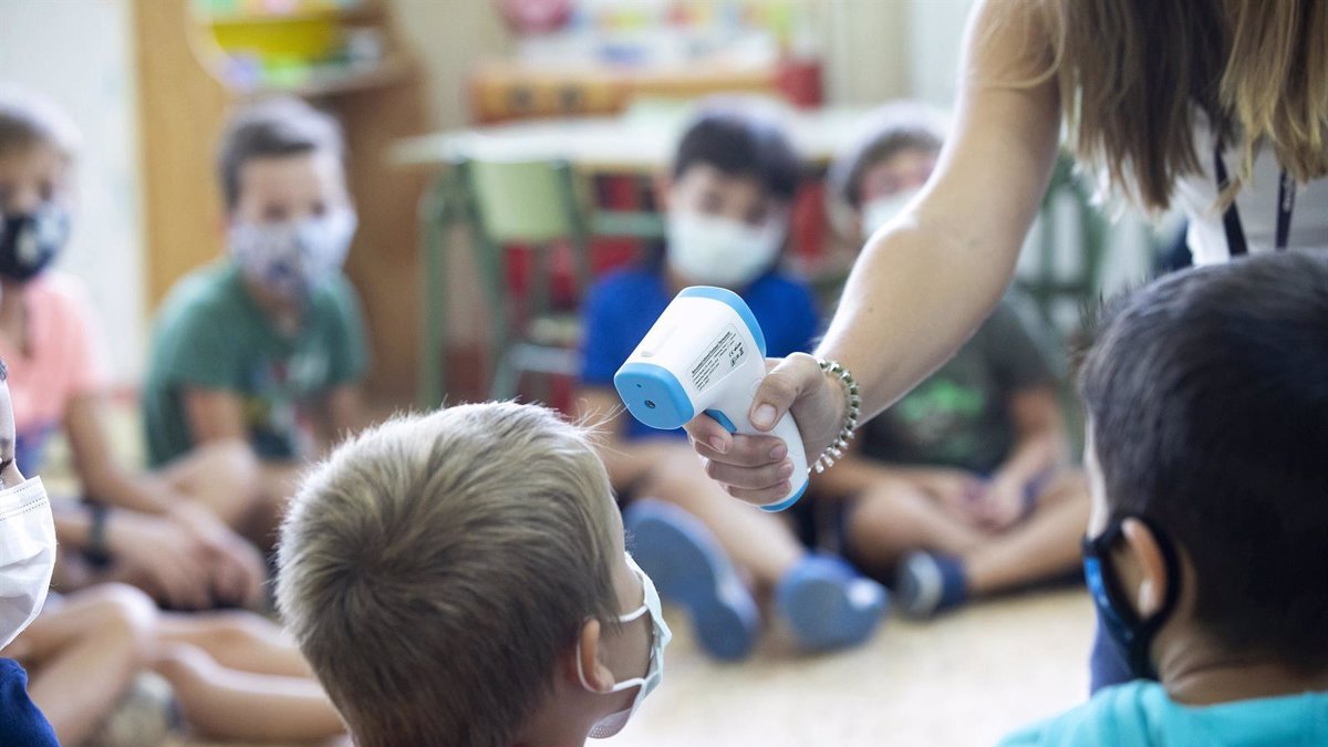 Las aulas cerradas bajan en Andalucía.