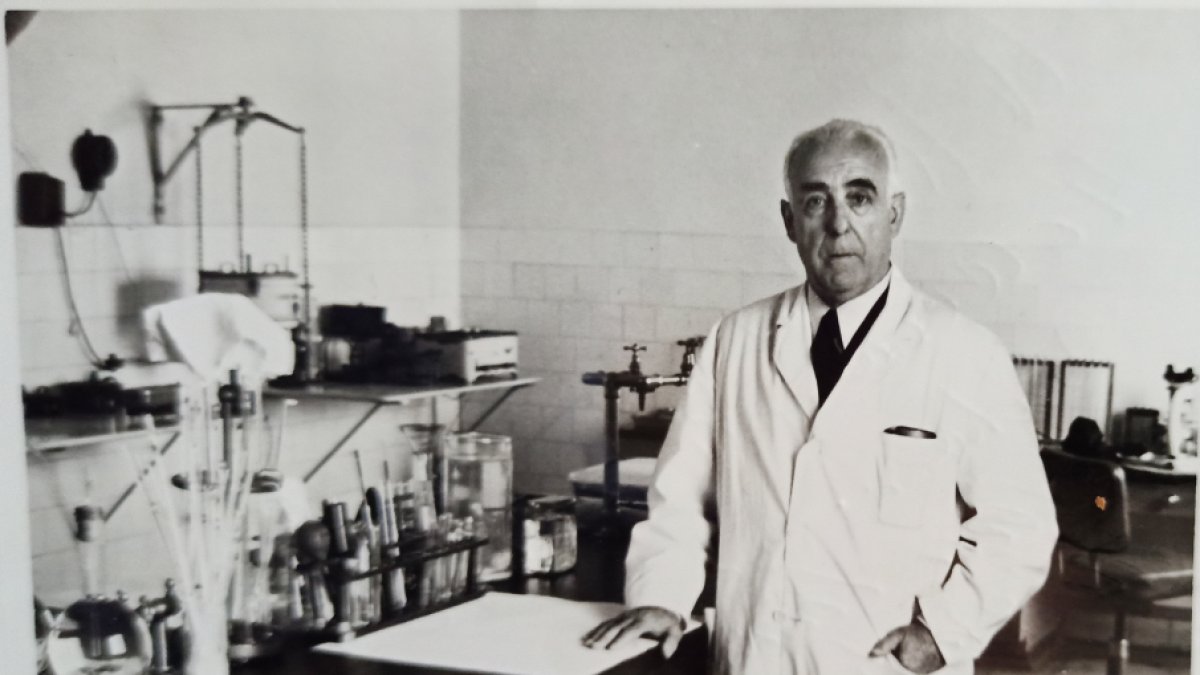 López Vizcaíno en el Instituto Provincial de Sanidad.