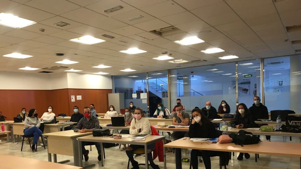 Clases de B1 y B2 impartidas por Go! British School Languages.