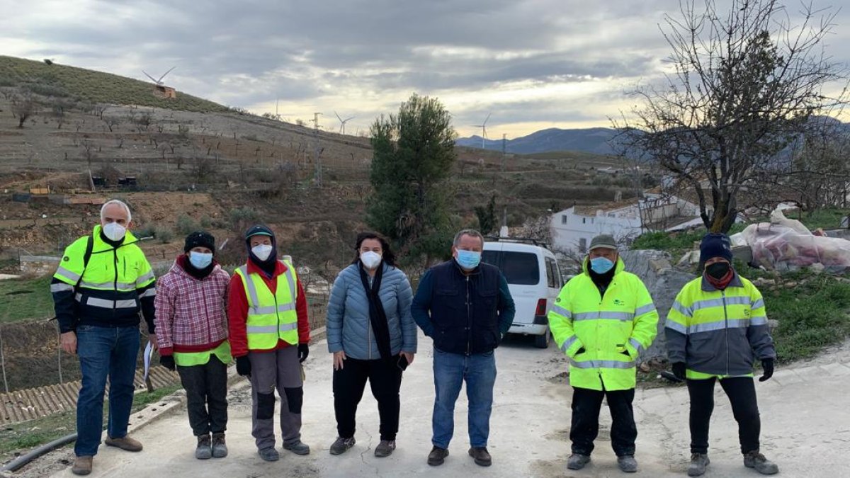 La diputada y el alcalde en la visita.