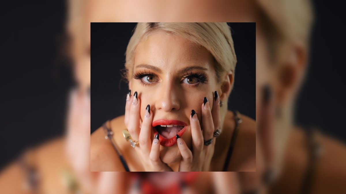 La actriz Tracy Hoyos López.