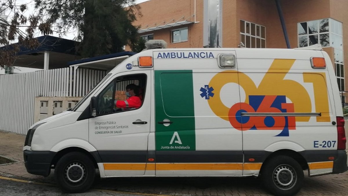 Imagen de archivo de una ambulancia de la Empresa Pública de Emergencias Sanitarias.