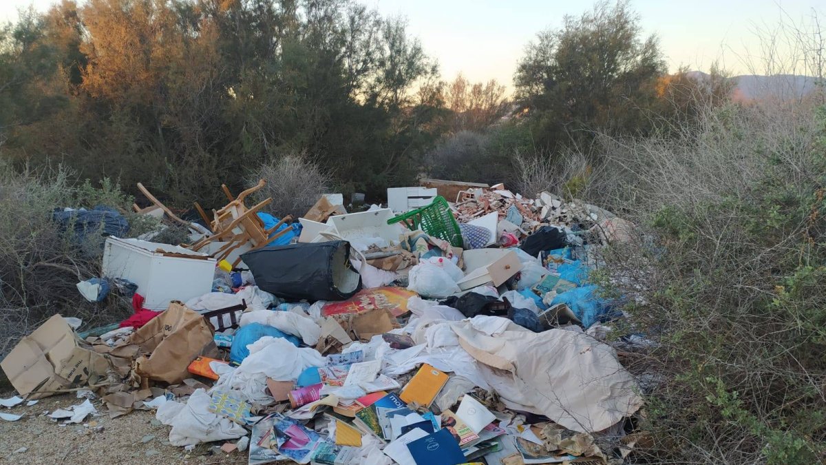 Vertedero ilegal en Garrucha.