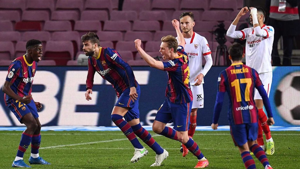 Los jugadores del Barça celebran la clasificación.
