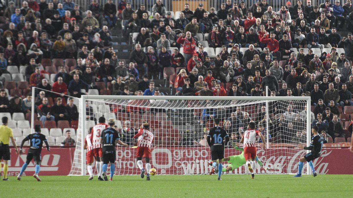 El Almería de Fran solo había encajado 24 goles en 27 jornadas.