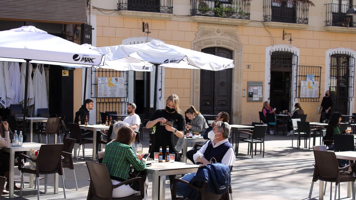 Almería, por su buen tiempo, cuenta con numerosas terrazas.