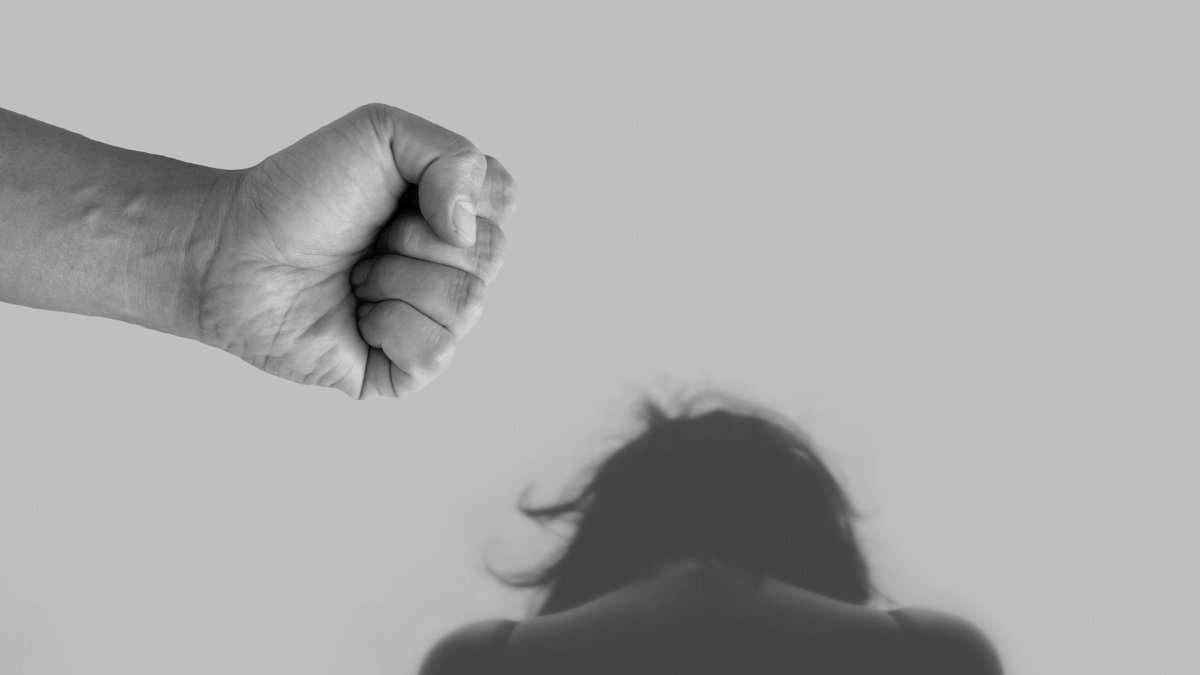 El confinamiento aisló aún más a las mujeres que sufren violencia de género.