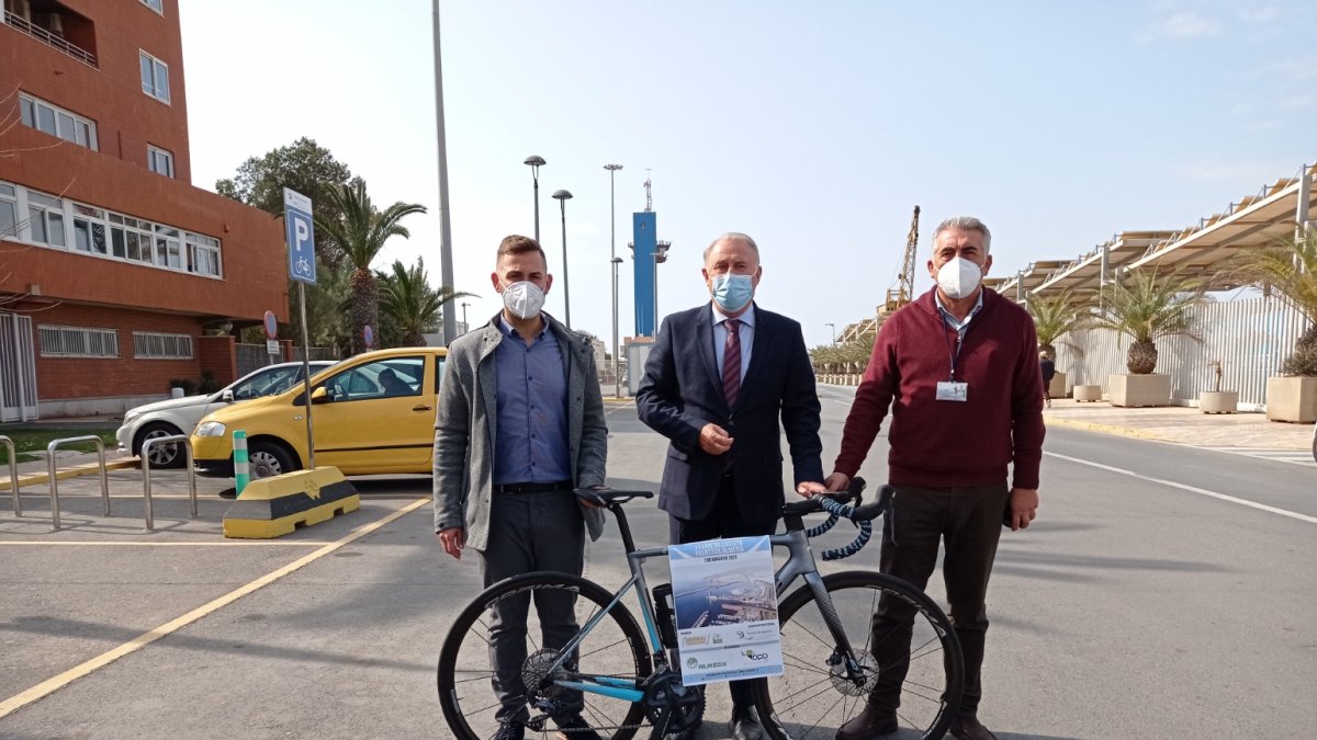 La prueba, presentada en el Puerto de Almería.