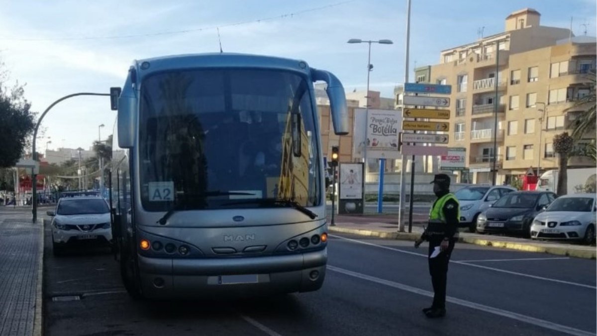Los agentes supervisarán también los sistemas de retención infantil.