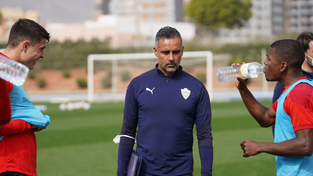 José Gomes en el entrenamiento celebrado en el Anexo.