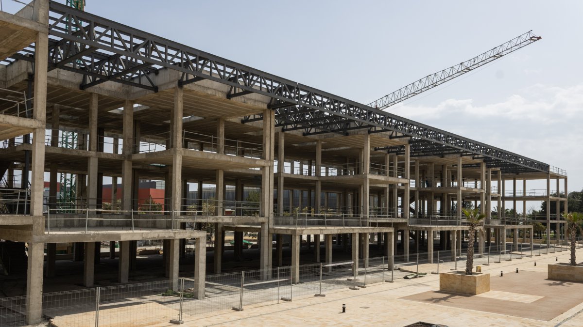 Uno de los nuevos edificios que se están construyendo en el campus de la UAL
