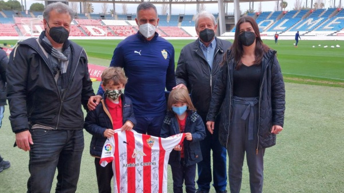 Germán ha estado acompañado por sus padres, su hermano y su abuelo.