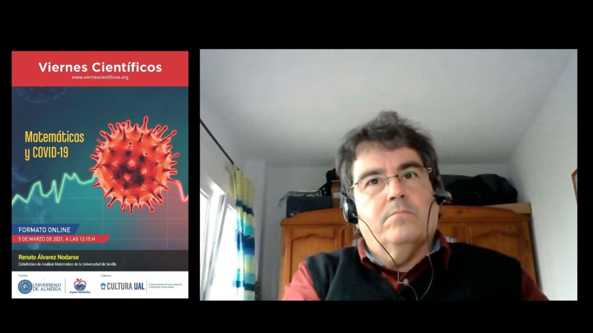 Renato Álvarez durante la charla 