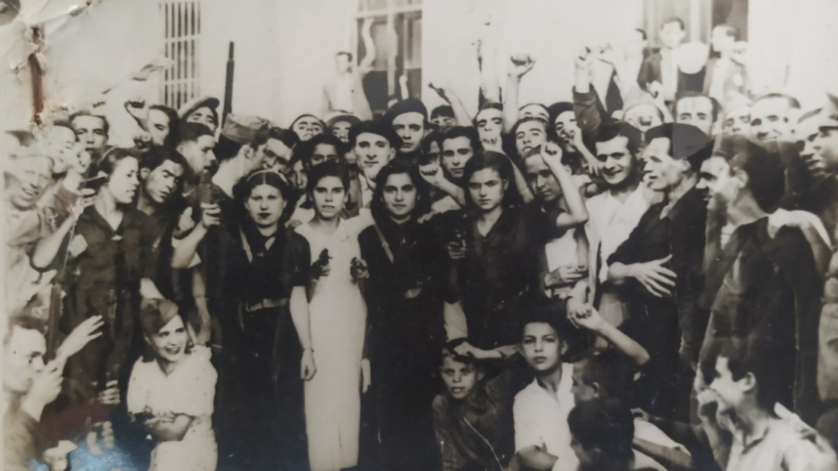Foto histórica que muestra a un grupo de milicianas de Almería.