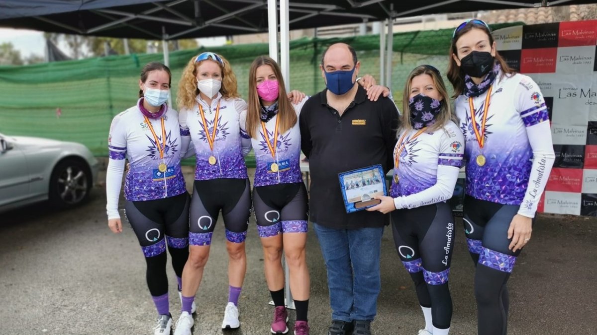 El equipo La Amatista en la Carrera del Puerto.