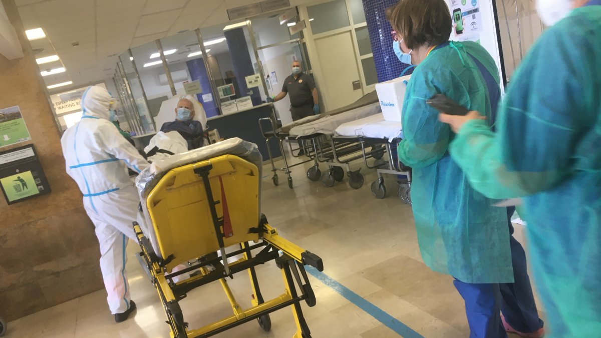 Personal sanitario en el Hospital Torrecárdenas.