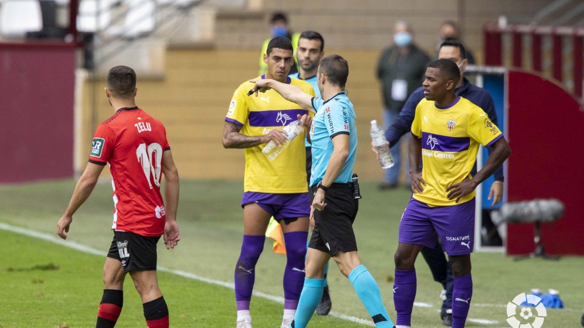 De la Fuente Ramos en el partido Logroñés-Almería.