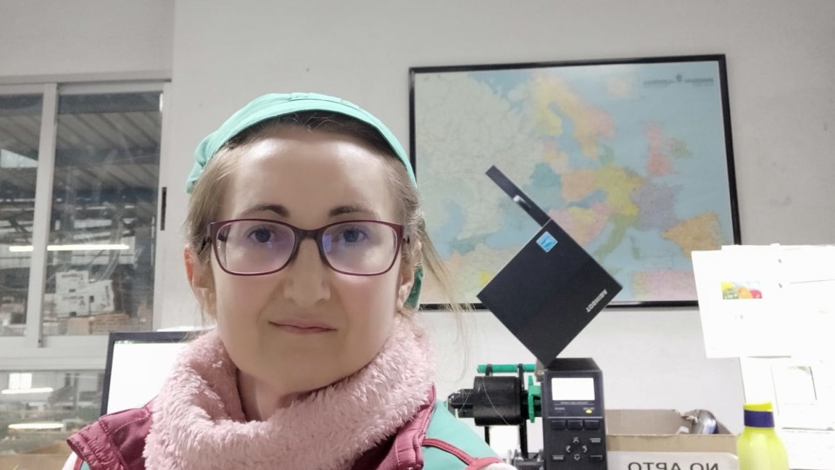 Tíscar Quesada tiene varias décadas de experiencia en el sector del manipulado.