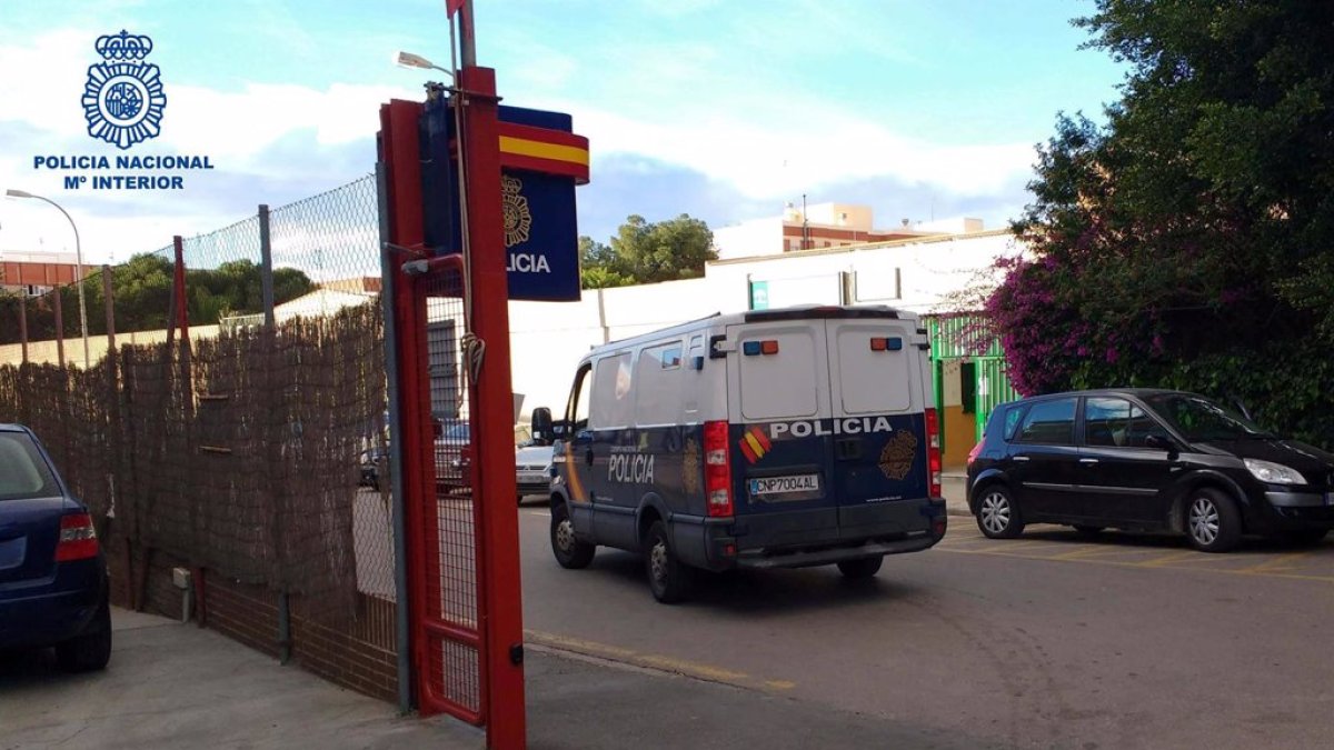 La Policía Nacional de Almería ha sido la encargada de detener al prófugo.