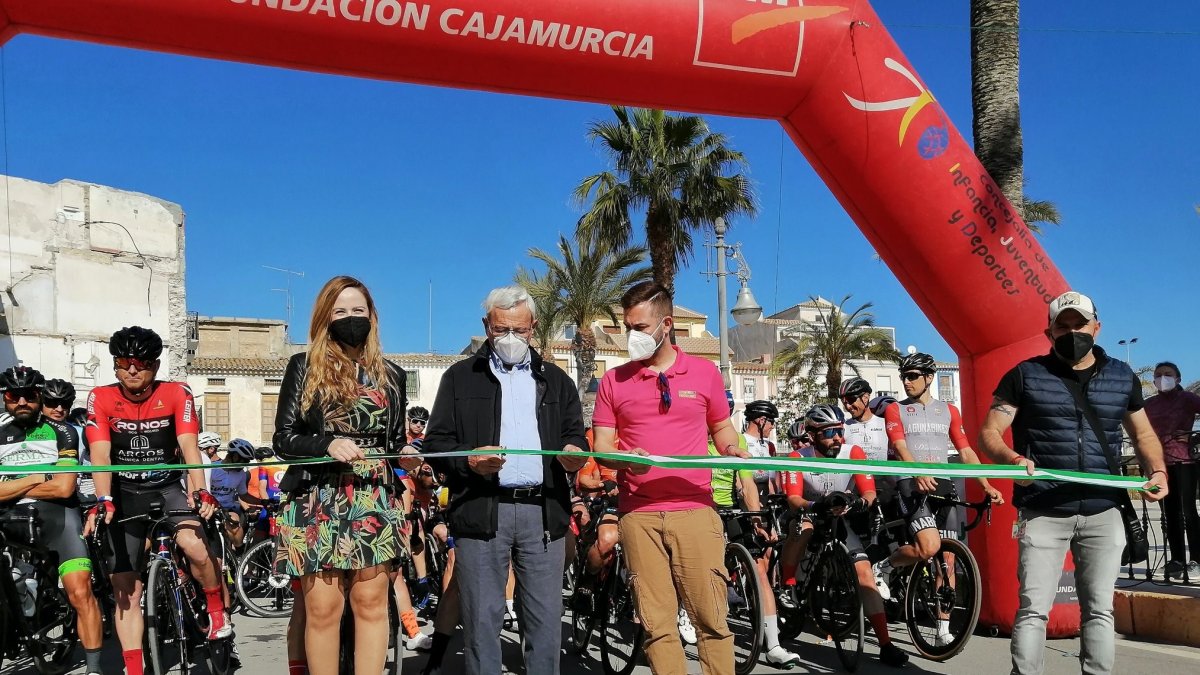 Corte de cinta en Albox.