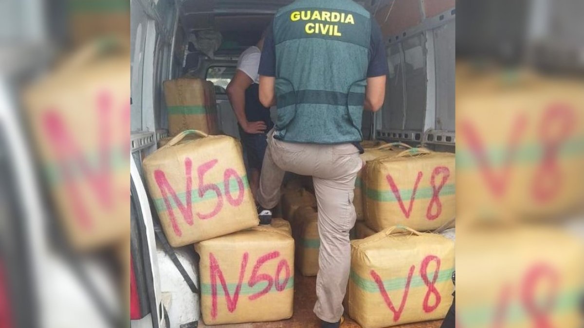 Imagen de la operación difundida por la Guardia Civil.