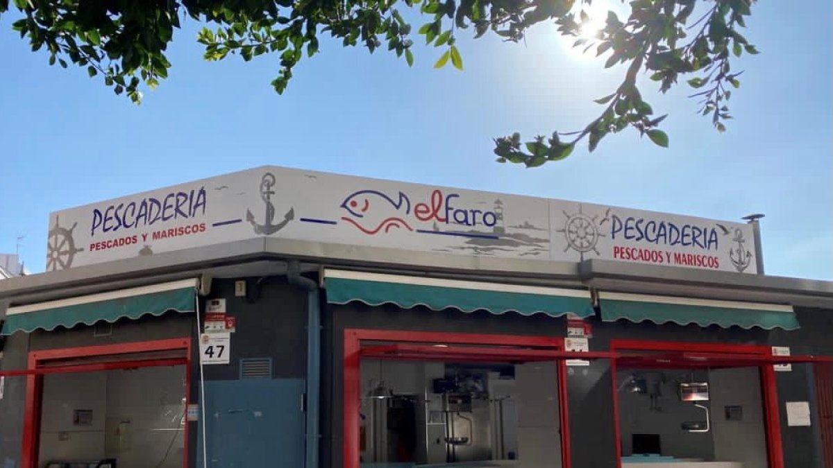 Pescadería El Faro, plaza Pavía, barraca 45/46/47.