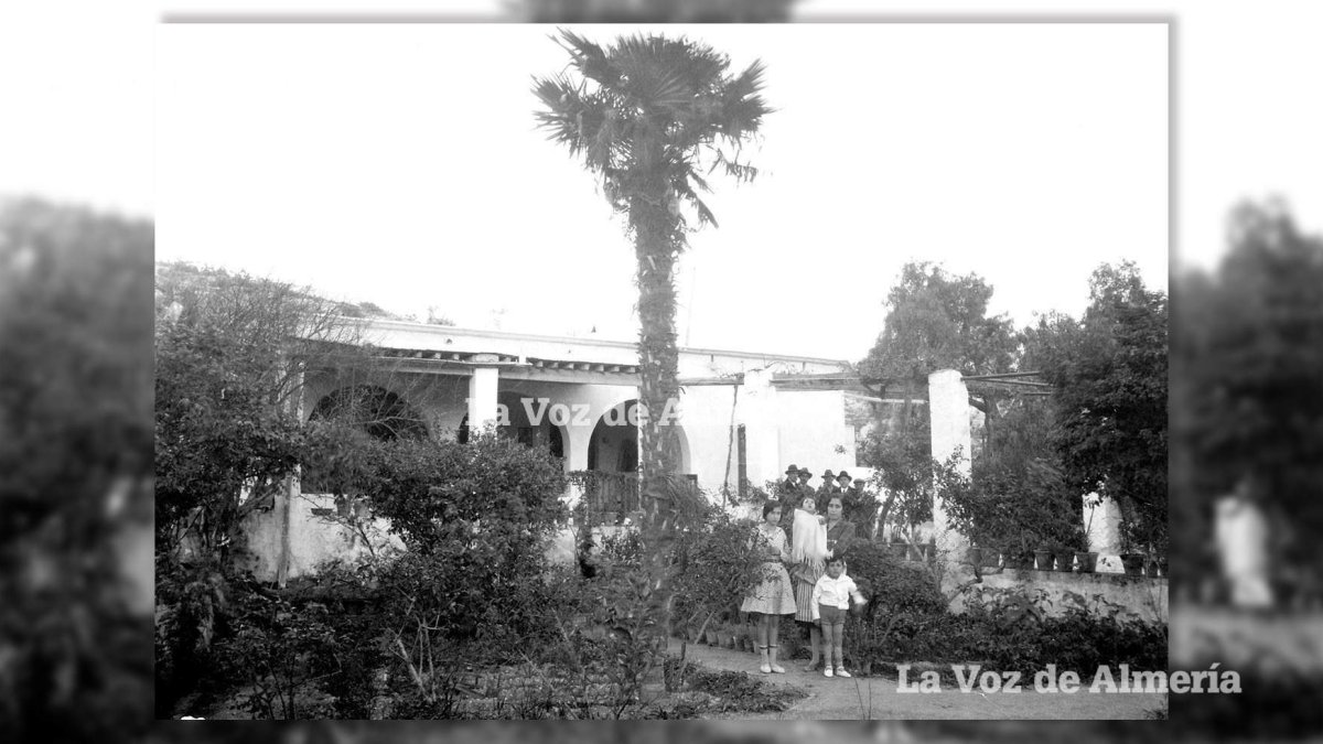 El hermoso cortijo de Villa Esperanza de José Pozo en el Camino de Marín. Sobre el solar de la vivienda construyó una casa moderna en 1934.