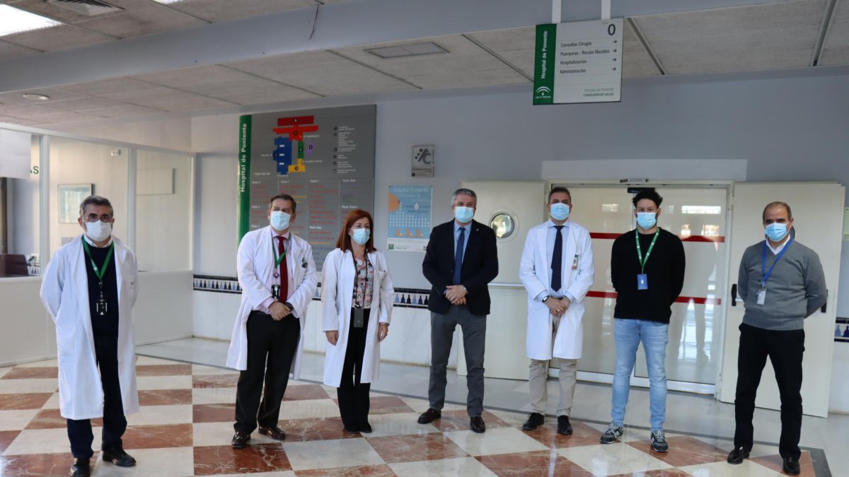 Delegado de Salud y responsables del centro hospitalario y del proyecto.