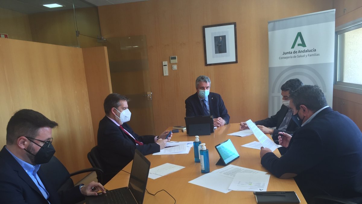 Reunión de comité de Alerta de Salud Pública en Almería, este jueves.