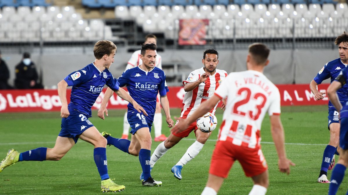 El portugués Joao Carvalho era un fijo en el once, pero ahora es suplente.