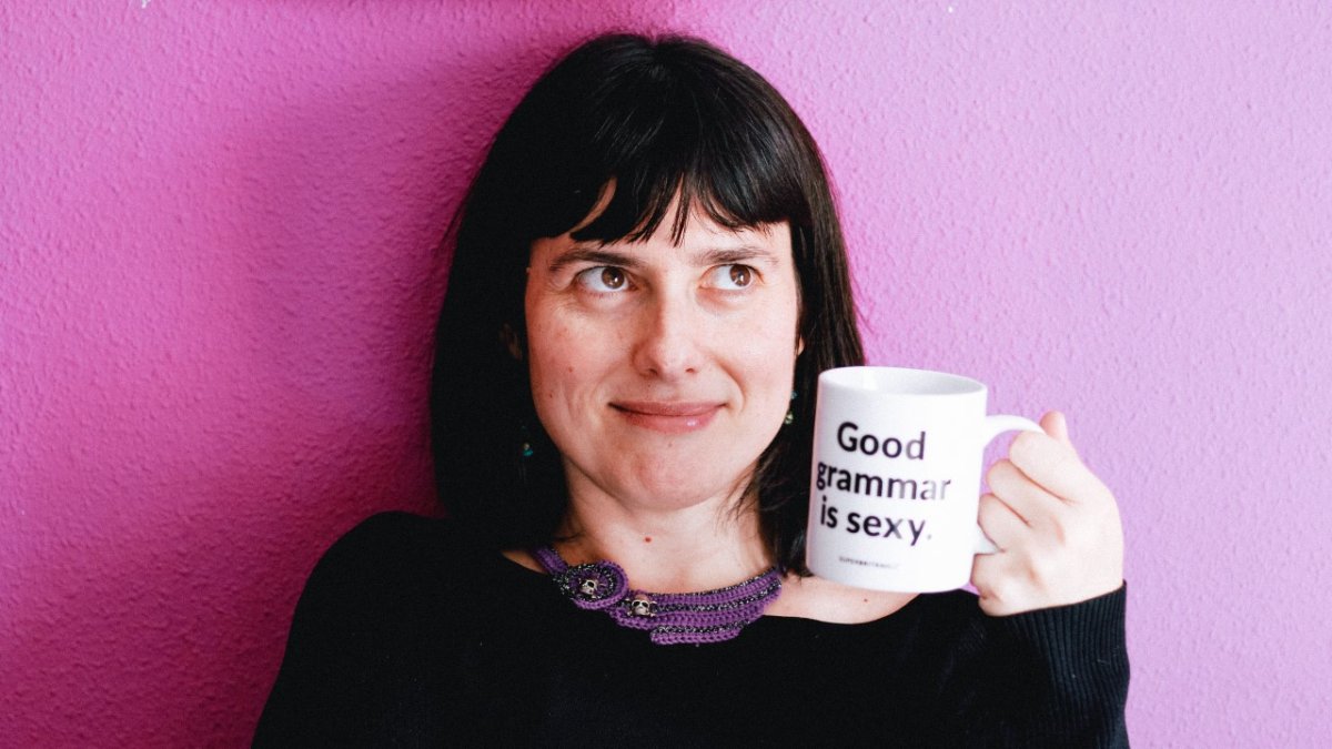 Además de correctora, Mª Carmen G. Galott hace doblaje, radio y teatro (Foto: Paula García).