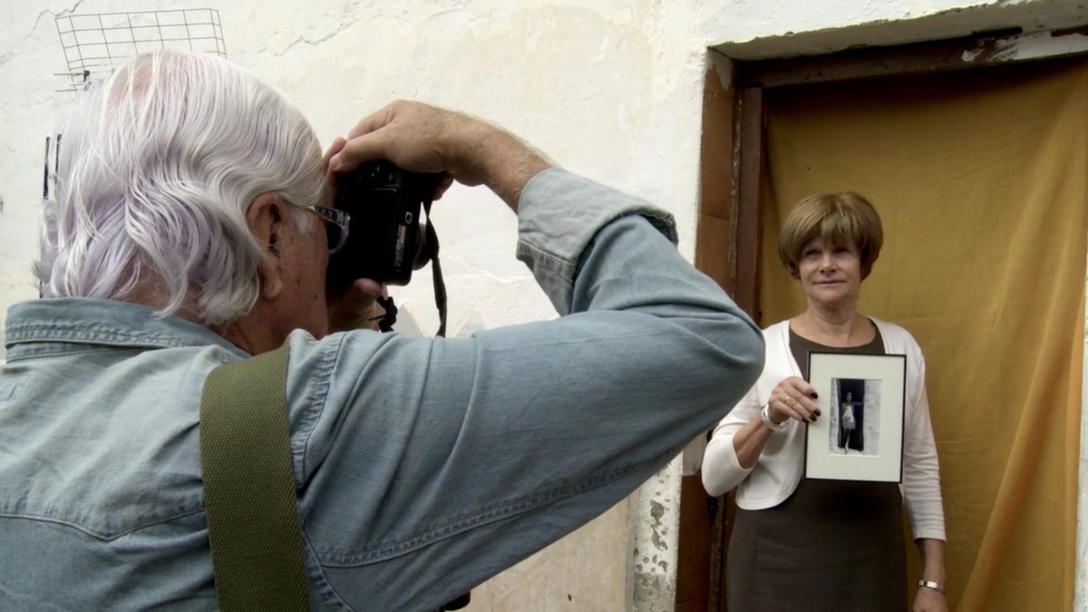 Carlos Pérez Siquier durante el rodaje de ‘Azul Siquier’, dirigido por Felipe Vega (Foto: CenturiaFilms).