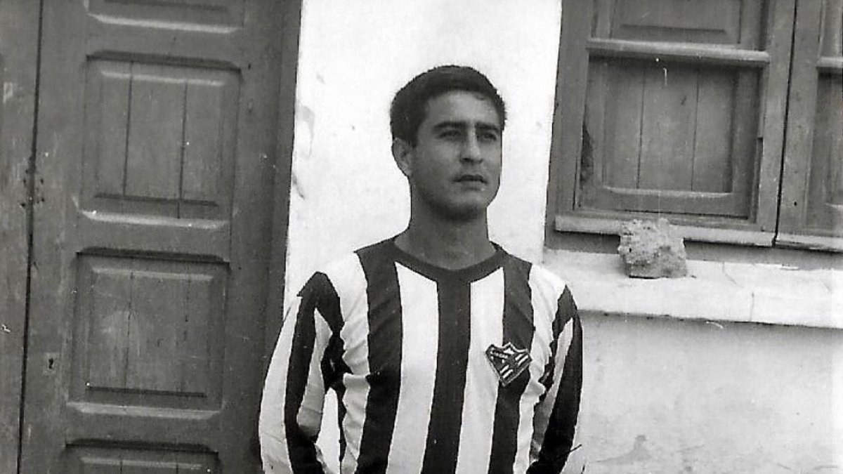 Juaqui con la camiseta del Almería en el Estadio de La Falange.