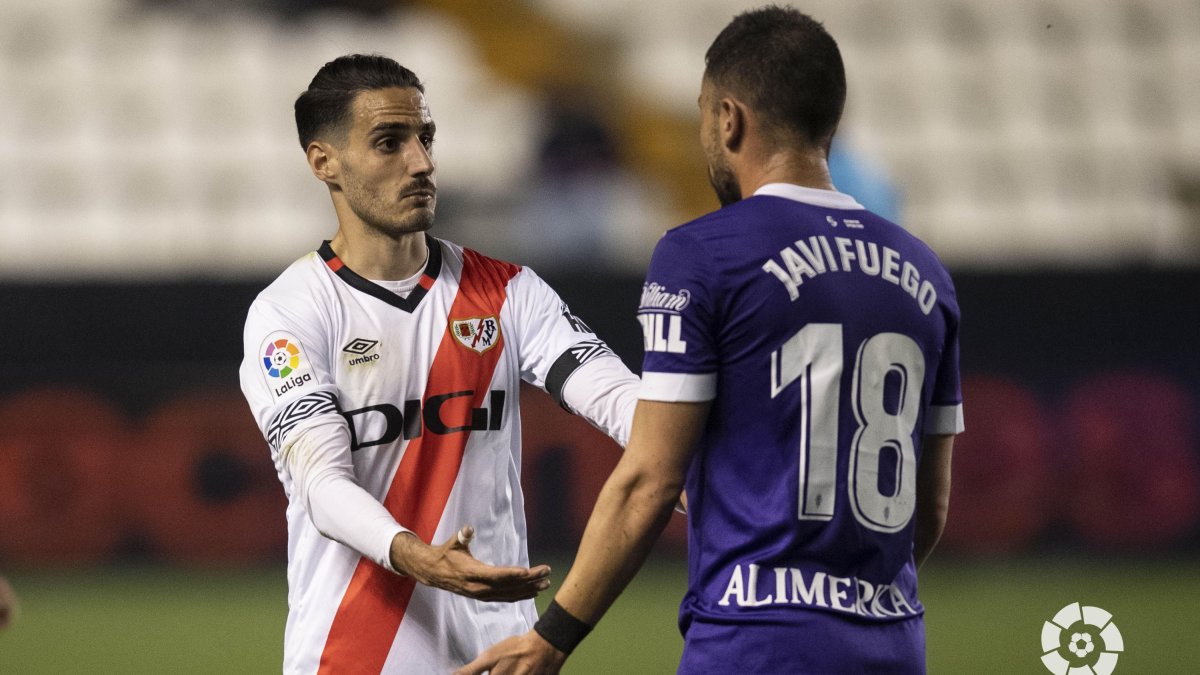 El Sporting venció en Vallecas con un golazo de Pedro Díaz.