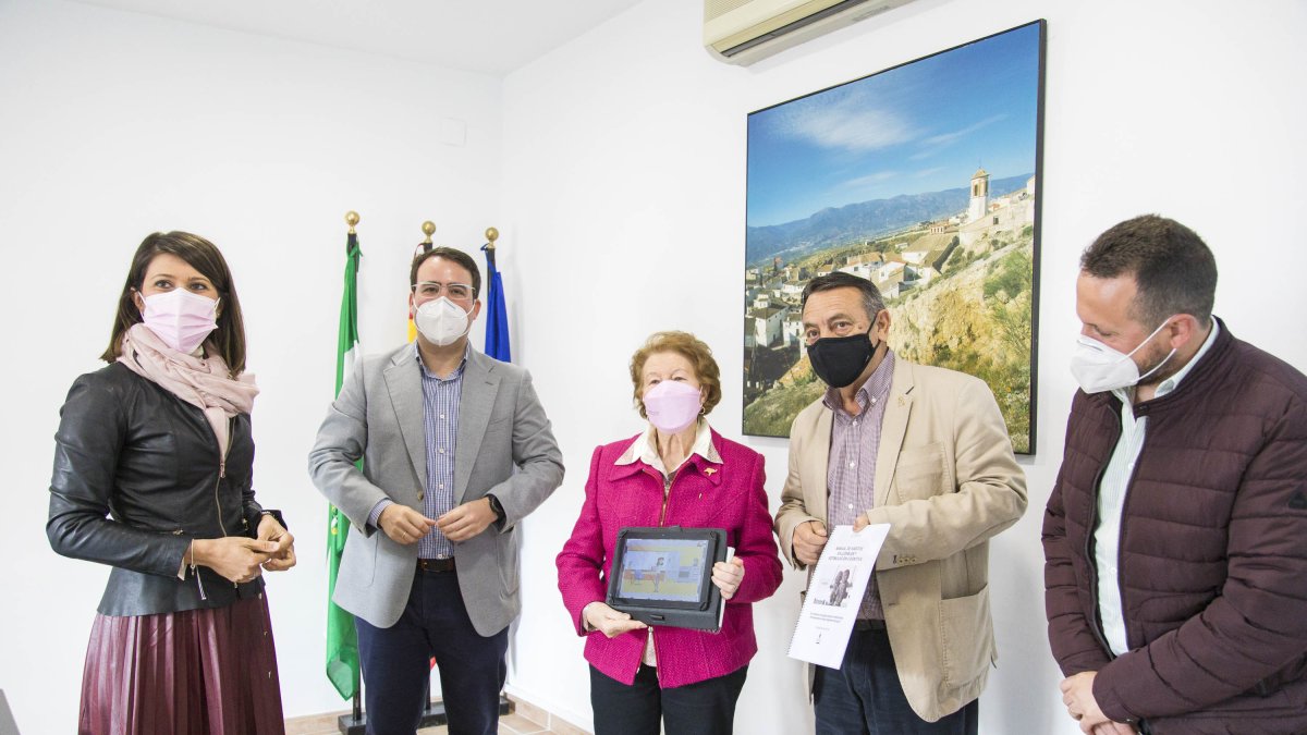 Los diputados en su visita al municipio de Lúcar.