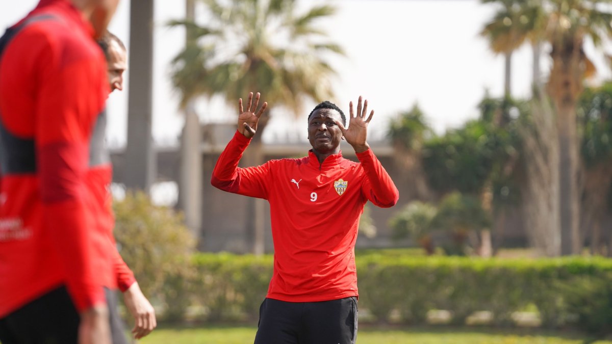 Umar Sadiq parece recordar que quedan 9 jornadas.