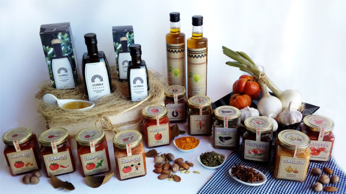 Variedad de productos veganos y saludables.