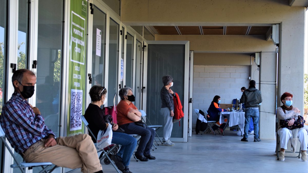 Vacunauto del Palacio de los Juegos Mediterráneos.