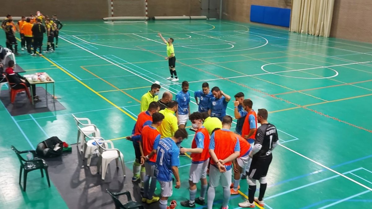 Los celestes esperan una nueva fecha para este partido.